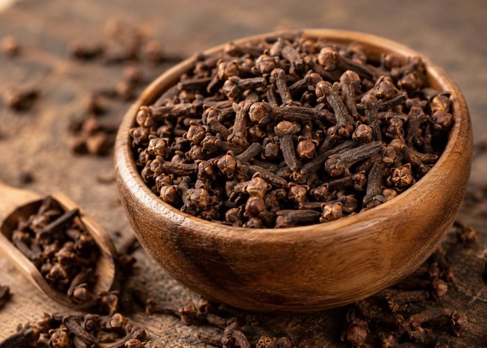 Cloves – ₹690 | Export: ₹700